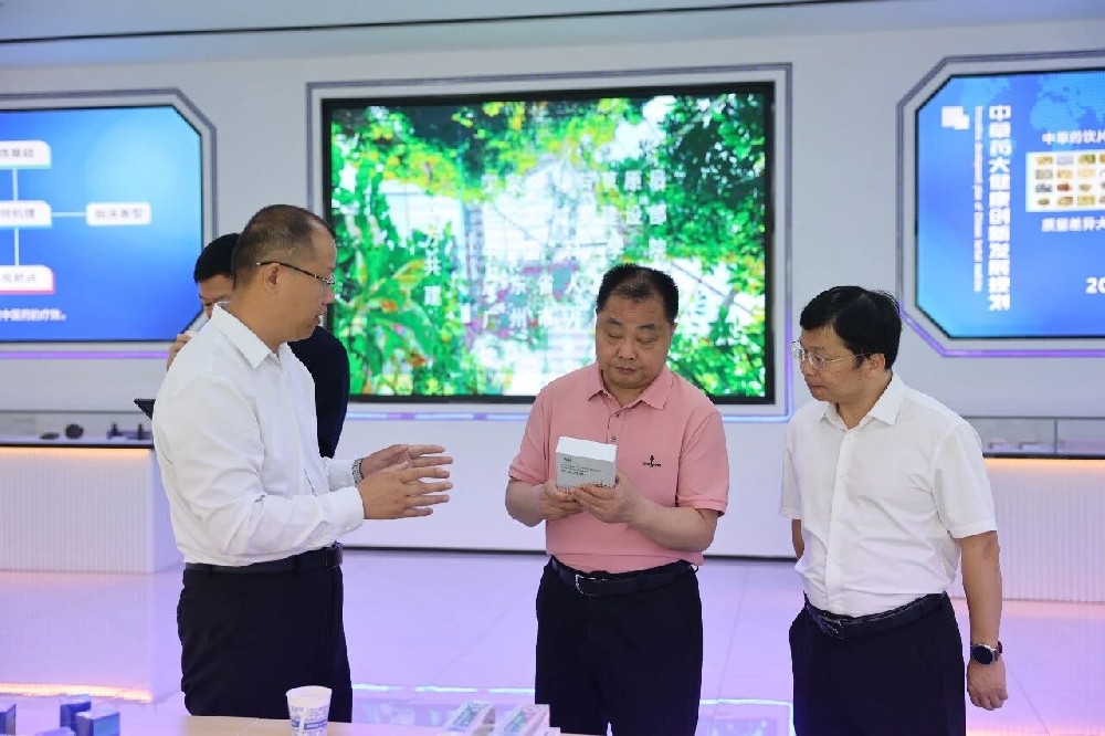杨皓在安远县调研指导深化集体林权制度改革工作